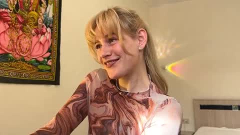 hannah levis  online show from 03-18-26, 07:22