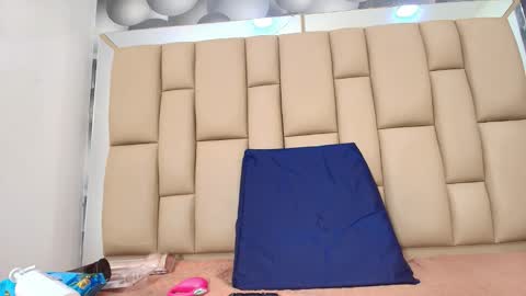 hannah_teehn online show from 11-25-25, 07:14