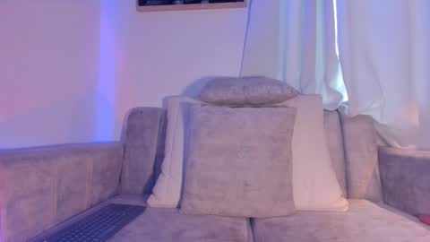 Hannah  online show from 11-16-25, 09:20