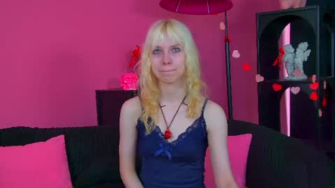 Snapshot of hannahhollis chatting on 06-13-26, 06:22 Hannah online show from 06-13-26, 06:22