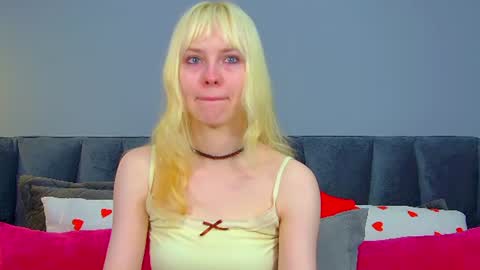 Snapshot of hannahhollis chatting on 07-10-26, 06:28 Hannah online show from 07-10-26, 06:28