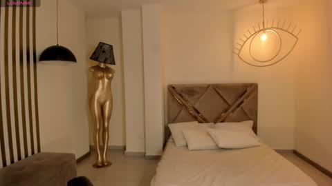 Snapshot of hannahjamesx chatting on 12-04-24, 06:50 HANNAH J online show from 12-04-24, 06:50