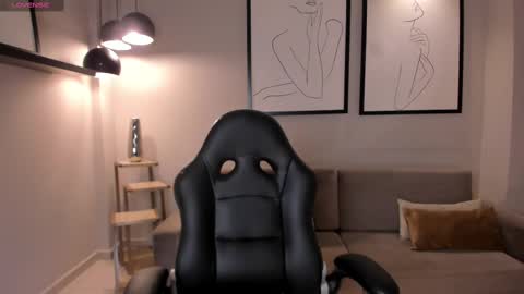 Snapshot of hannahjamesx chatting on 03-03-25, 05:39 HANNAH J online show from 03-03-25, 05:39