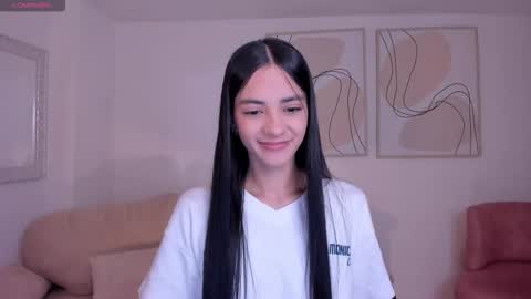 Snapshot of hannahjamesx chatting on 10-05-25, 05:11 HANNAH J online show from 10-05-25, 05:11