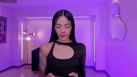 Snapshot of hannahjamesx chatting on 11-21-25, 07:01 HANNAH J online show from 11-21-25, 07:01