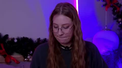 Snapshot of hannahmonttana chatting on 01-15-26, 09:47 Pearl online show from 01-15-26, 09:47