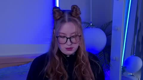 Snapshot of hannahmonttana chatting on 02-03-26, 03:59 Pearl online show from 02-03-26, 03:59