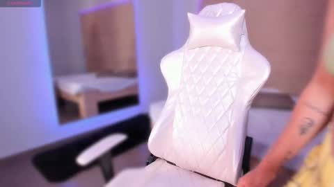 hannahmonttgomery  Help me reach 100 Hands up online show from 11-13-25, 06:29