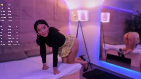 hannahmonttgomery  Help me reach 100 Hands up online show from 03-05-26, 04:14