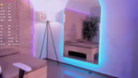 hannahmonttgomery  Help me reach 100 Hands up online show from 03-12-26, 04:24