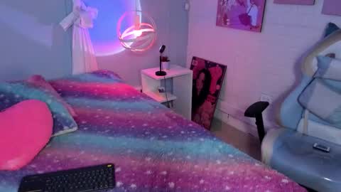 Hannah online show from 11-04-25, 12:04