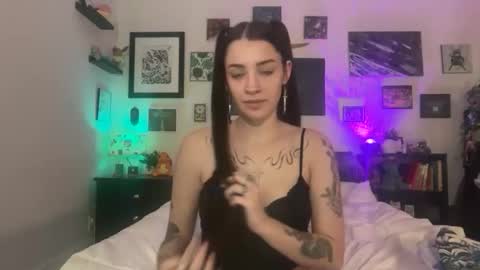 Snapshot of hannahtaylorr chatting on 02-03-26, 06:40 Hannah Taylor online show from 02-03-26, 06:40