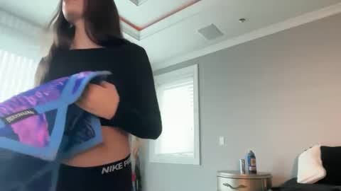 Snapshot of hannahtaylorr chatting on 02-09-26, 08:57 Hannah Taylor online show from 02-09-26, 08:57