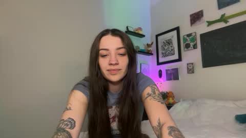 Snapshot of hannahtaylorr chatting on 02-13-26, 06:48 Hannah Taylor online show from 02-13-26, 06:48