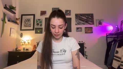 Snapshot of hannahtaylorr chatting on 03-02-26, 12:35 Hannah Taylor online show from 03-02-26, 12:35