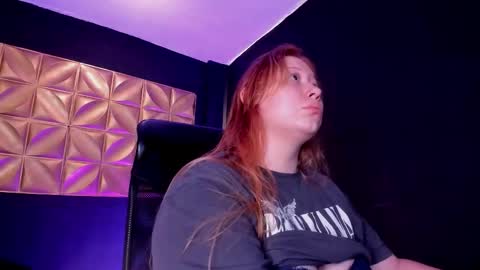 hannamartinn_ online show from 09-24-25, 04:43