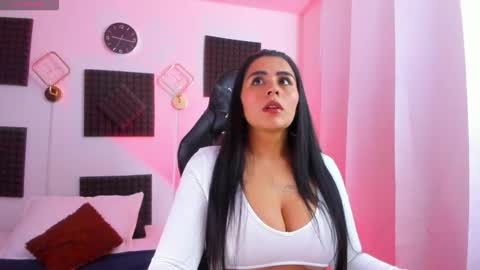 Snapshot of hannarusso chatting on 11-09-25, 02:15 Hanna online show from 11-09-25, 02:15