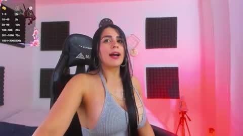 Snapshot of hannarusso chatting on 11-22-25, 08:19 Hanna online show from 11-22-25, 08:19