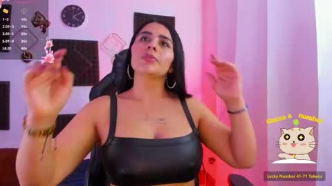 Snapshot of hannarusso chatting on 12-16-25, 09:09 Hanna online show from 12-16-25, 09:09