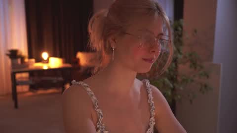 Snapshot of hannasthesia chatting on 01-19-25, 05:05 Hanna online show from 01-19-25, 05:05