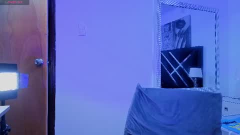 Snapshot of hannita_01 chatting on 06-12-26, 11:53 hannita_01 online show from 06-12-26, 11:53