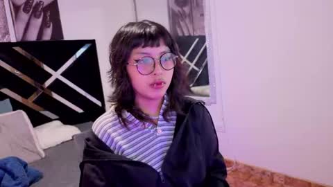 Snapshot of hannita_01 chatting on 07-08-26, 11:48 hannita_01 online show from 07-08-26, 11:48