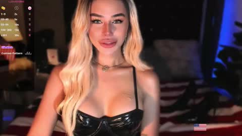Snapshot of hanny113826 chatting on 10-13-25, 02:00 hanny113826 online show from 10-13-25, 02:00