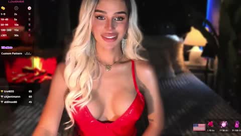 Snapshot of hanny113826 chatting on 11-12-25, 07:03 hanny113826 online show from 11-12-25, 07:03