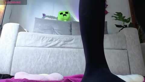 Snapshot of hanny__bunny chatting on 06-19-26, 09:51 HANNY online show from 06-19-26, 09:51