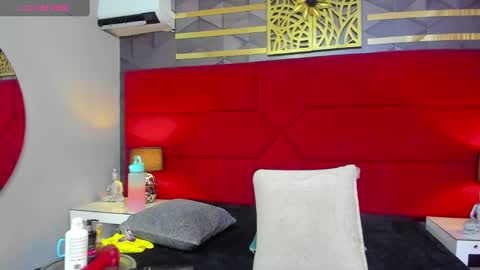 Snapshot of hanny_milf_ chatting on 01-04-25, 11:33 HANNY online show from 01-04-25, 11:33