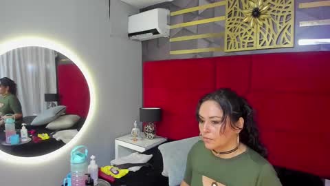 Snapshot of hanny_milf_ chatting on 01-11-25, 11:56 HANNY online show from 01-11-25, 11:56