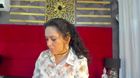 Snapshot of hanny_milf_ chatting on 01-15-25, 11:21 HANNY online show from 01-15-25, 11:21