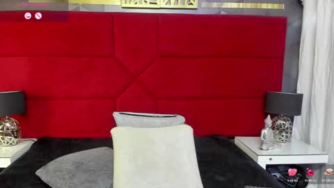 Snapshot of hanny_milf_ chatting on 01-18-25, 11:43 HANNY online show from 01-18-25, 11:43