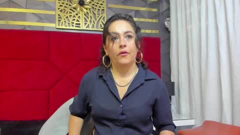 Snapshot of hanny_milf_ chatting on 01-24-25, 11:26 HANNY online show from 01-24-25, 11:26