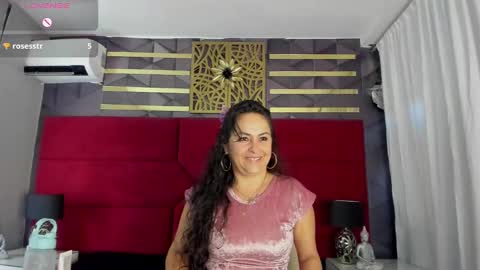 Snapshot of hanny_milf_ chatting on 02-14-25, 12:03 HANNY online show from 02-14-25, 12:03