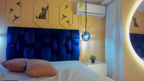 Snapshot of hanny_milf_ chatting on 02-15-25, 11:50 HANNY online show from 02-15-25, 11:50