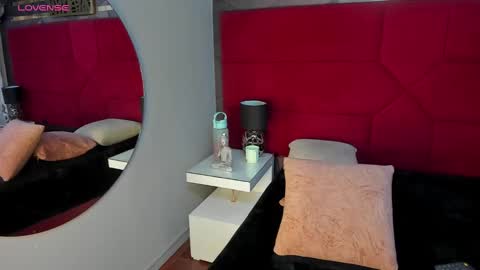 Snapshot of hanny_milf_ chatting on 02-16-25, 11:49 HANNY online show from 02-16-25, 11:49