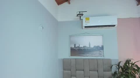 Snapshot of hanny_milf_ chatting on 09-10-25, 11:54 HANNY online show from 09-10-25, 11:54