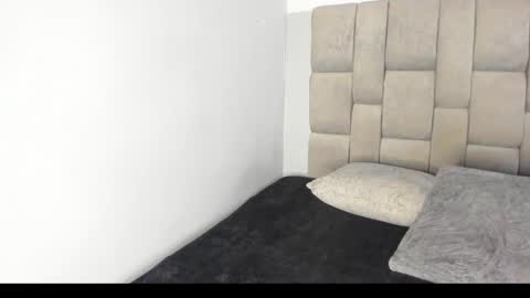 Snapshot of hanny_milf_ chatting on 09-18-25, 11:12 HANNY online show from 09-18-25, 11:12