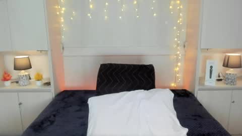 hannyk_ online show from 04-24-26, 04:15