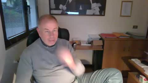 Snapshot of hanscooper chatting on 11-05-25, 04:07 hanscooper online show from 11-05-25, 04:07