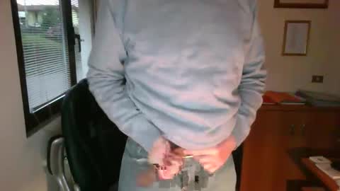 Snapshot of hanscooper chatting on 11-08-25, 03:56 hanscooper online show from 11-08-25, 03:56