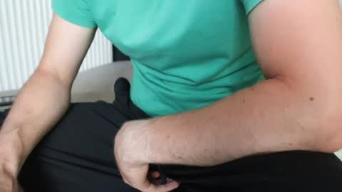 Snapshot of hanspeter26 chatting on 06-25-26, 03:05 hanspeter26 online show from 06-25-26, 03:05