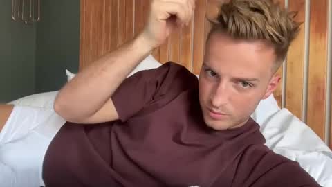 Snapshot of hanzlagerfelt chatting on 10-31-25, 09:05 hanzlagerfelt online show from 10-31-25, 09:05