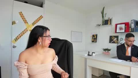 Snapshot of happerquinn_mrhale chatting on 12-16-25, 12:10 Happer Quinn Mr Hale online show from 12-16-25, 12:10