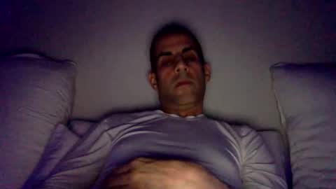 Snapshot of happy2334 chatting on 12-20-25, 04:03 skysky6969 online show from 12-20-25, 04:03