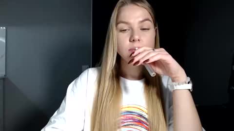 Snapshot of happy_fox_ chatting on 10-15-25, 10:10 happy_fox_ online show from 10-15-25, 10:10