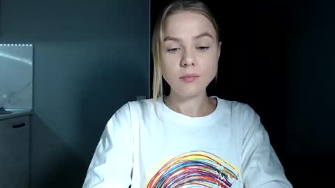 Snapshot of happy_fox_ chatting on 10-19-25, 07:47 happy_fox_ online show from 10-19-25, 07:47