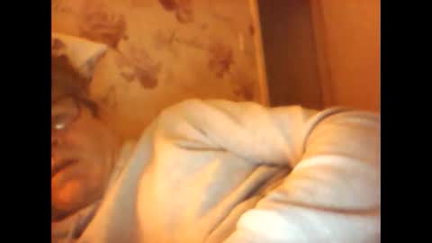 Snapshot of happychappy200419 chatting on 11-09-25, 05:44 happychappy200419 online show from 11-09-25, 05:44