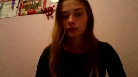 Snapshot of happyemily18 chatting on 10-24-25, 06:48 happyemily  online show from 10-24-25, 06:48